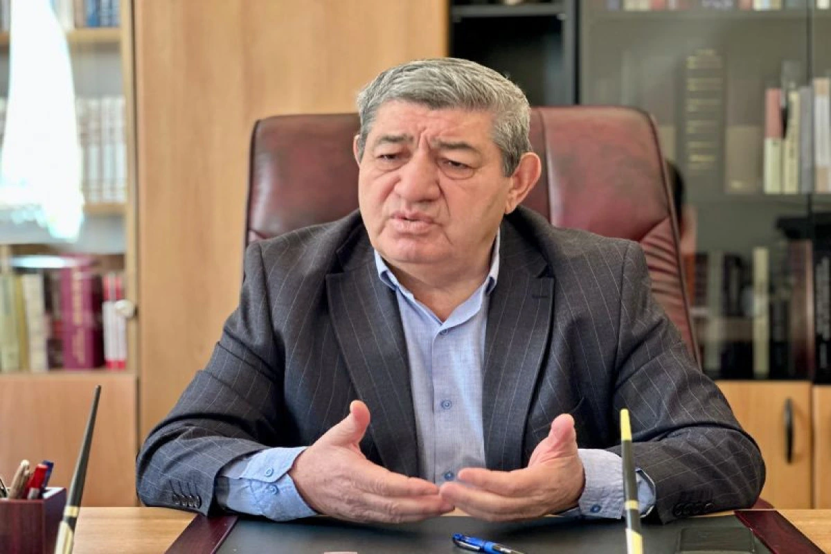 Nizami Cəfərov: Məktəblərdə vahid məktəbli geyimi olmalıdır
