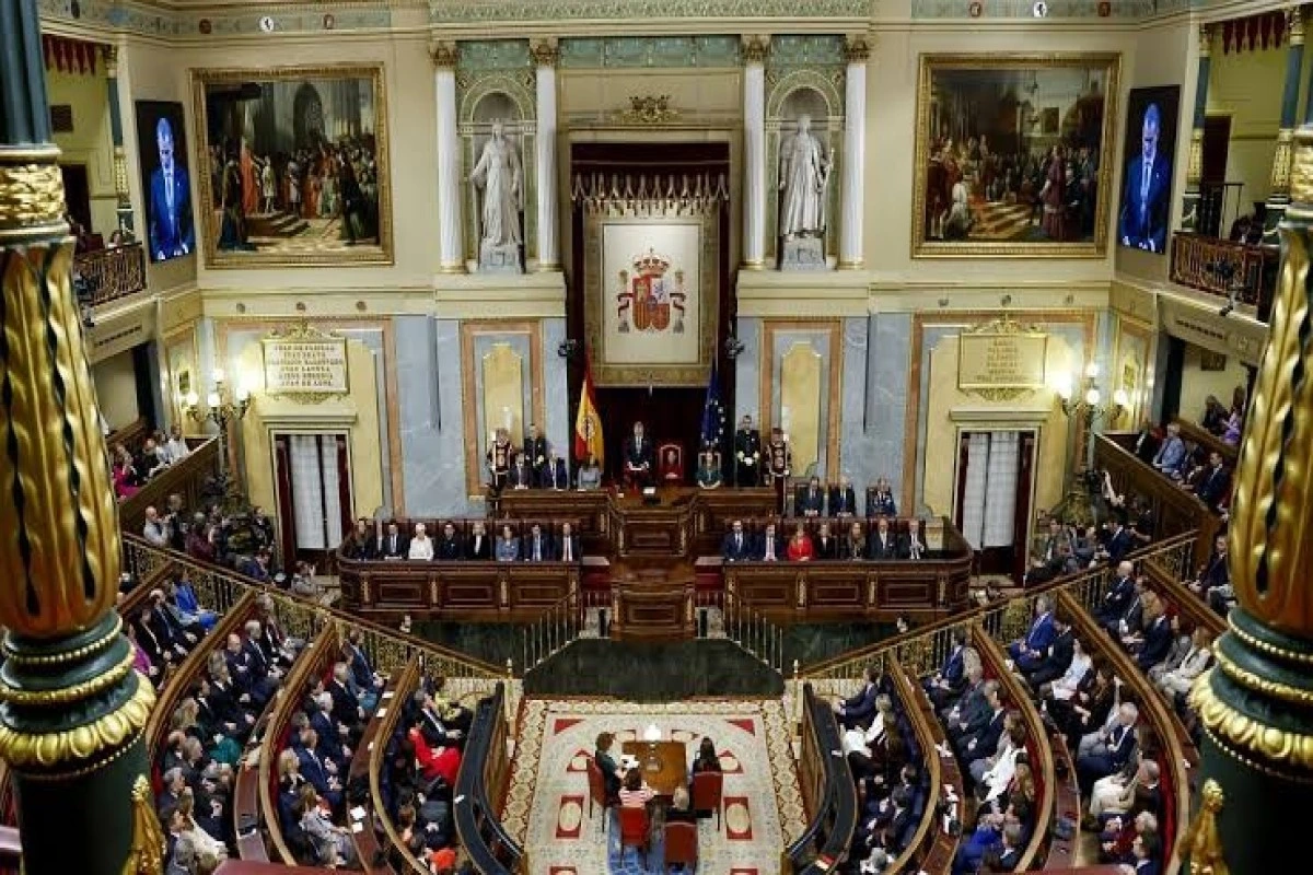 İspaniyada növbədənkənar parlament seçkiləri keçiriləcək