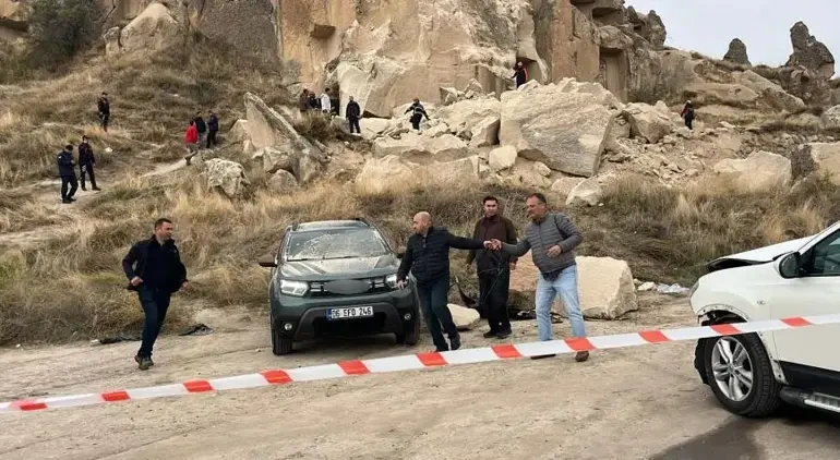 Kapadokiyada pəri bacası çökdü: 3 nəfər öldü, 5 nəfər yaralandı