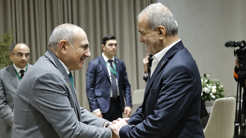 Pezeşkian: Ermənistanla əlaqələri dərinləşdirməliyik