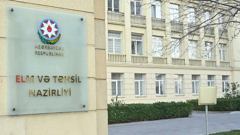 Emin Əmrullayev müəllimləri təltif edib - SİYAHI