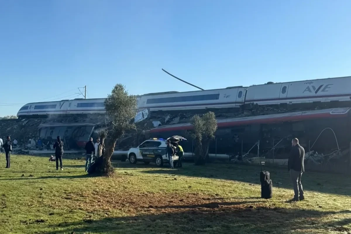İspaniyada sürət qatarları toqquşub, ölü sayı 46-ya çatıb - YENİLƏNİB