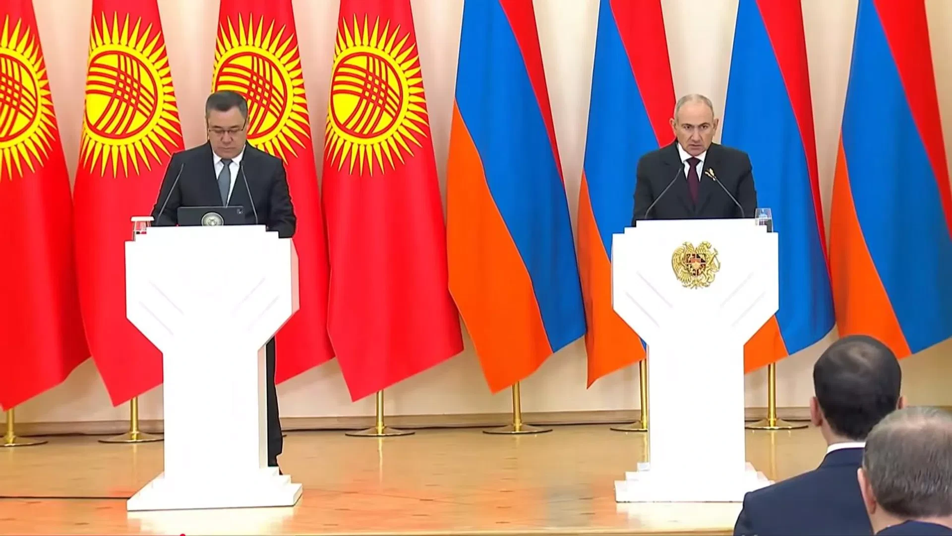 Paşinyan və Japarov regional təhlükəsizliyi müzakirə ediblər