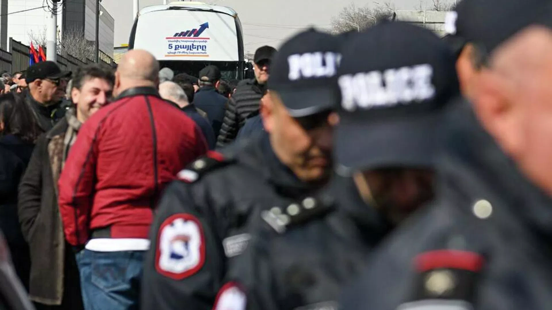 Ermənistanda müxalifətə qarşı əməliyyat: 14 nəfər saxlanıldı