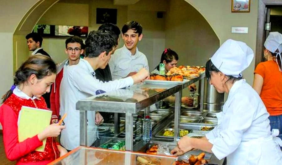 Məktəb bufetlərində uşaqların sağlamlığı təhlükə altındadır - Ekspert