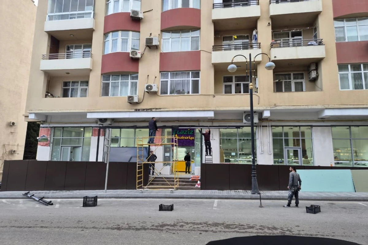Yasamalda piyada səkisinin zəbt edilməsinin qarşısı alınıb - FOTO