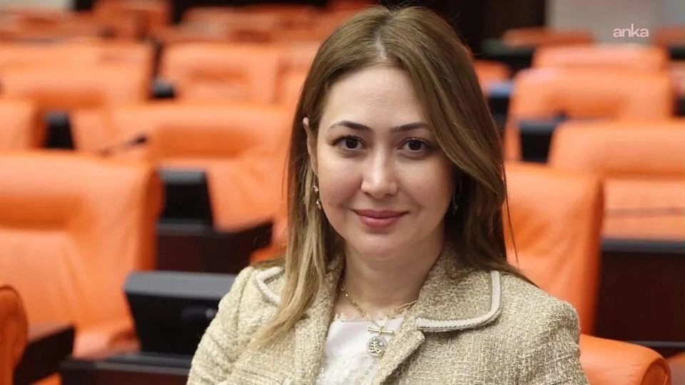 MHP-li deputat ağır qəzadan sonra xəstəxanadan evə buraxıldı