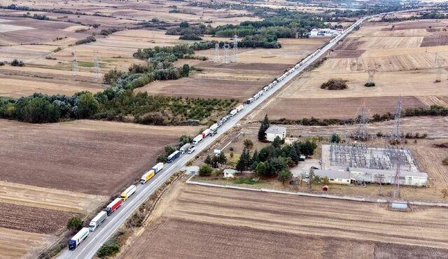 Bolqarıstan sərhədində 30 kilometrlik TIR növbəsi yaranıb