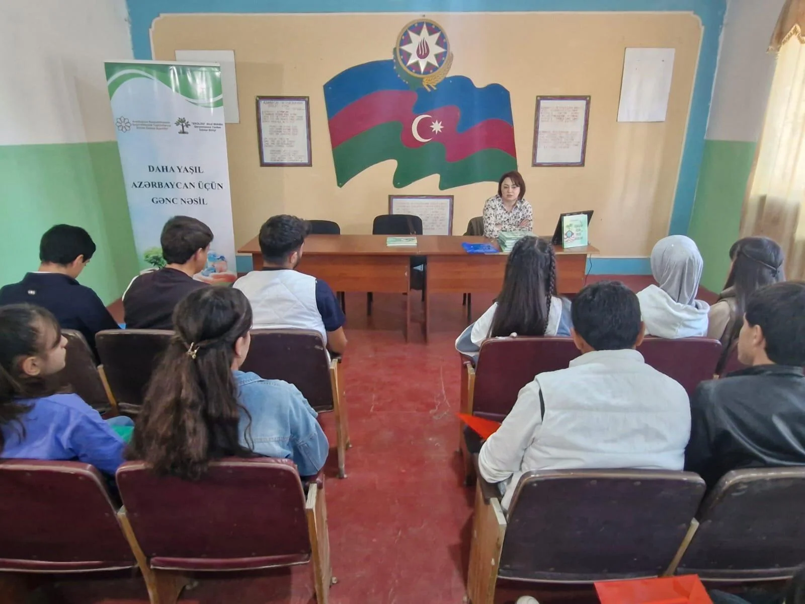 Şagirdlərə ekoloji problemlərin həlli istiqamətində görüləcək işlər barədə məlumat verilib -FOTO