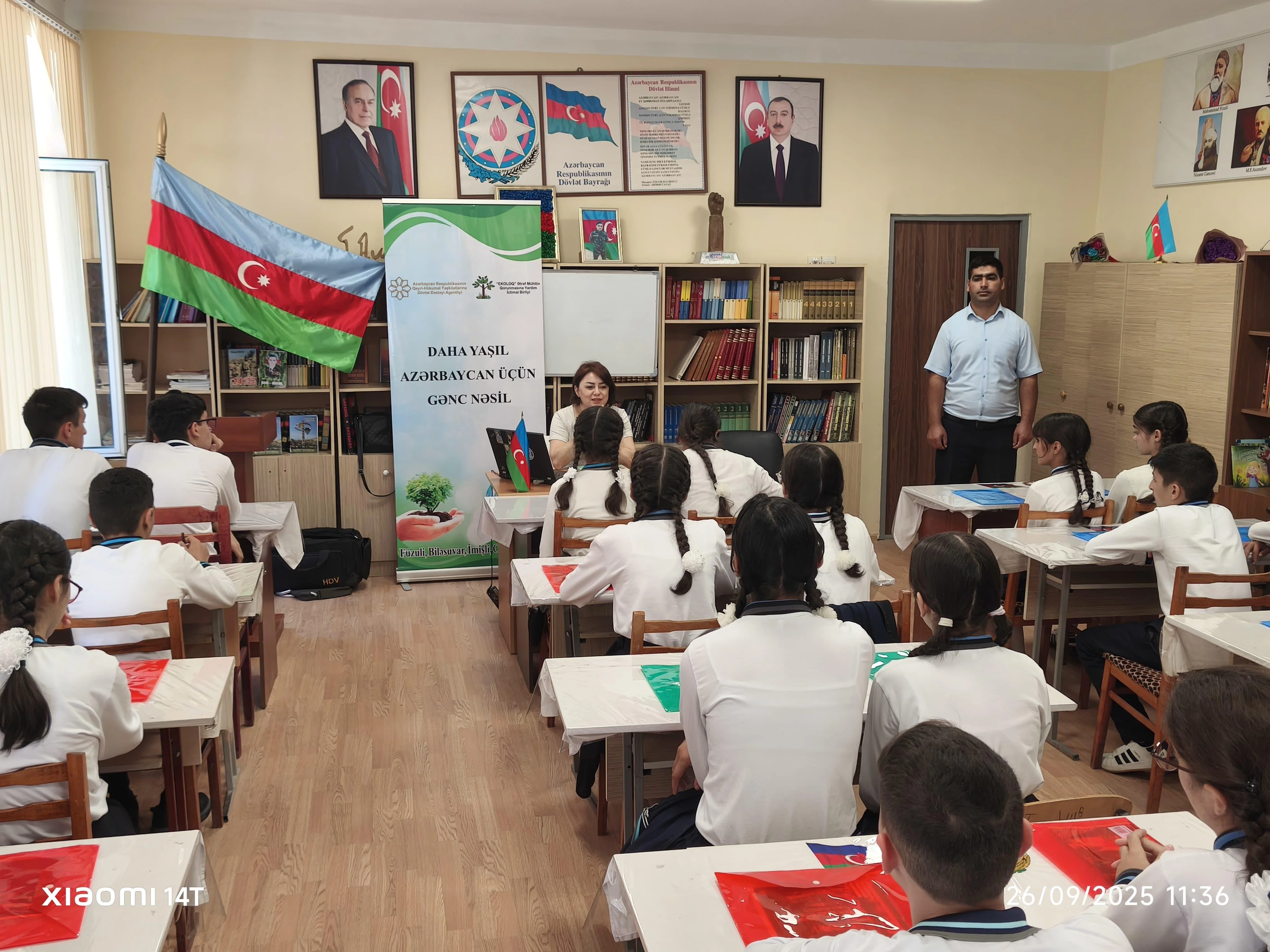Şagirdlərə ekoloji problemlərin həlli istiqamətində görüləcək işlər barədə məlumat verilib -FOTO