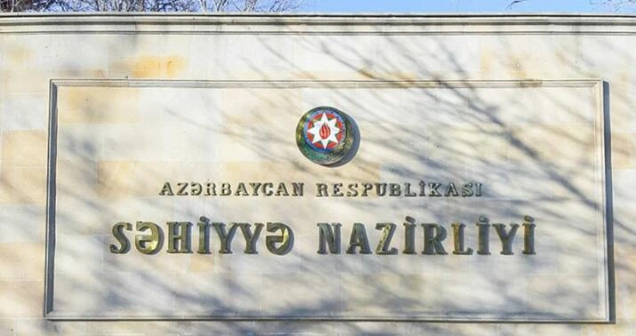Səhiyyə Nazirliyi baş həkimi qanunsuz işdən çıxardığına görə cərimələndi