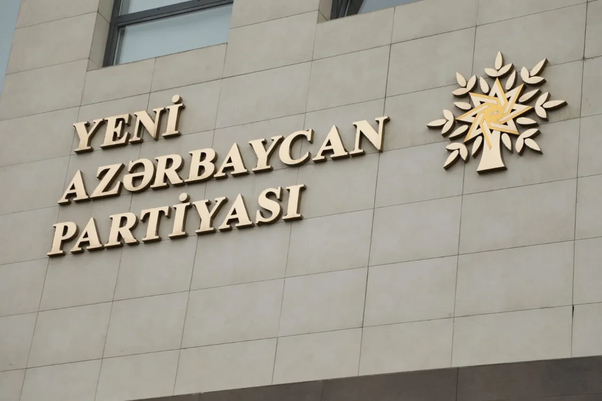 YAP ətrafında böyük konsolidasiya: Yeni partiyaların birləşməsi gözlənilir - TƏHLİL