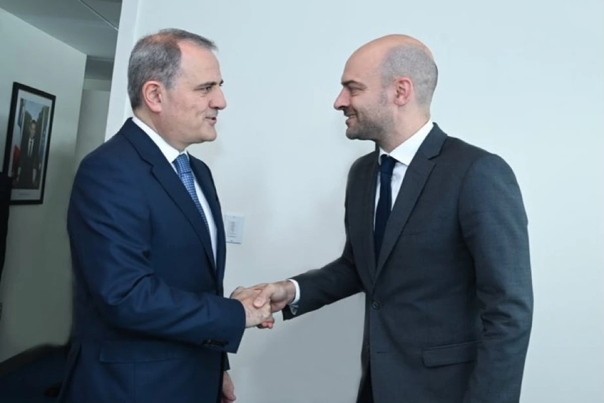 Ceyhun Bayramov Fransanın XİN rəhbəri ilə görüşüb