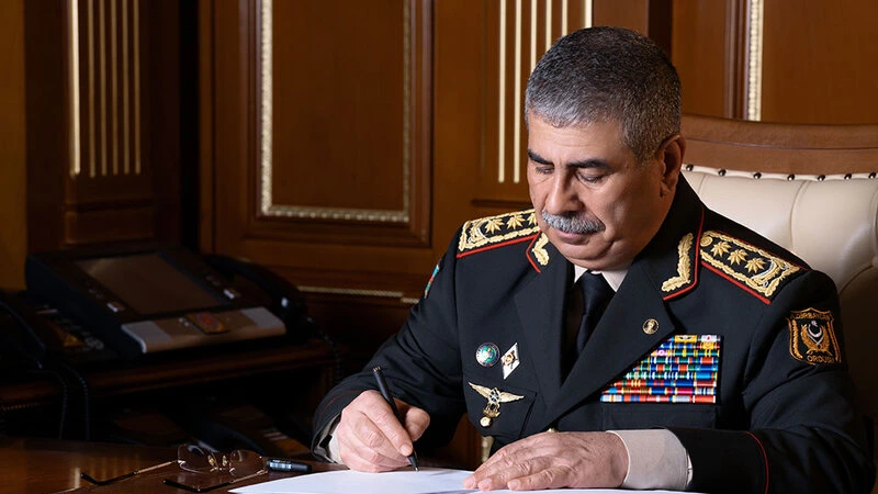 Azərbaycan müdafiə naziri Pakistan tərəfinə başsağlığı verib