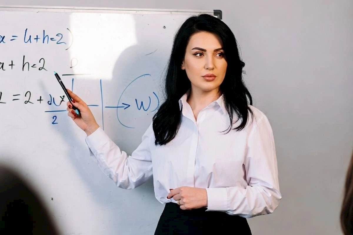 288 müəllim iş yerini dəyişir