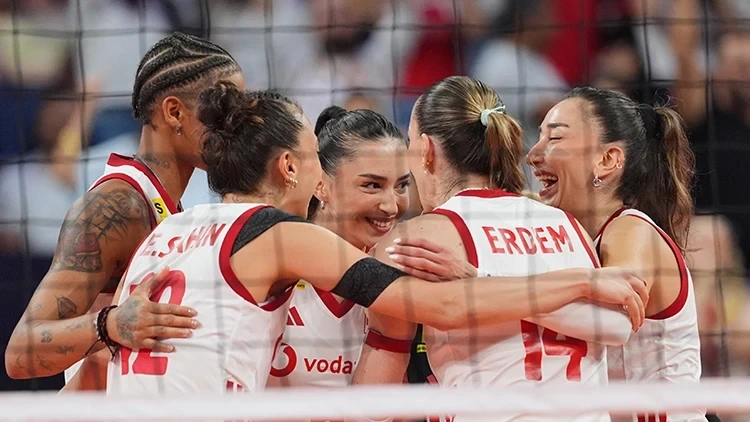 “Filenin Sultanları” Avropa çempionatında finala yüksəldi!