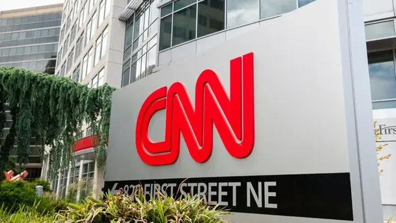 CNN, MS NOW və "Politico" Tramp administrasiyasına qarşı iddia qaldırdı