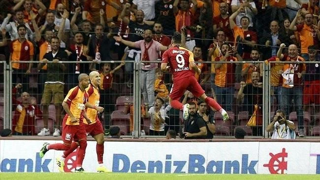 ÇL: "Qalatasaray" uduzdu, "Barsa" və PSJ-dən darmadağın