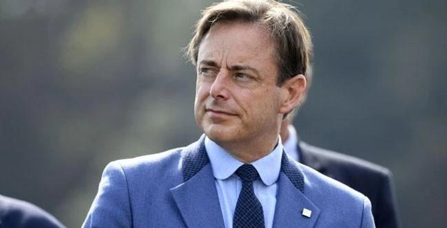 Belçika baş nazirinin Modiyə apardığı şokolad əridi