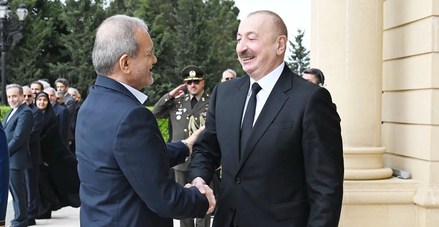 Pezeşkiyan Azərbaycanla münasibətlərin yaxşılaşdırılması istiqamətində çalışır - ŞƏRH