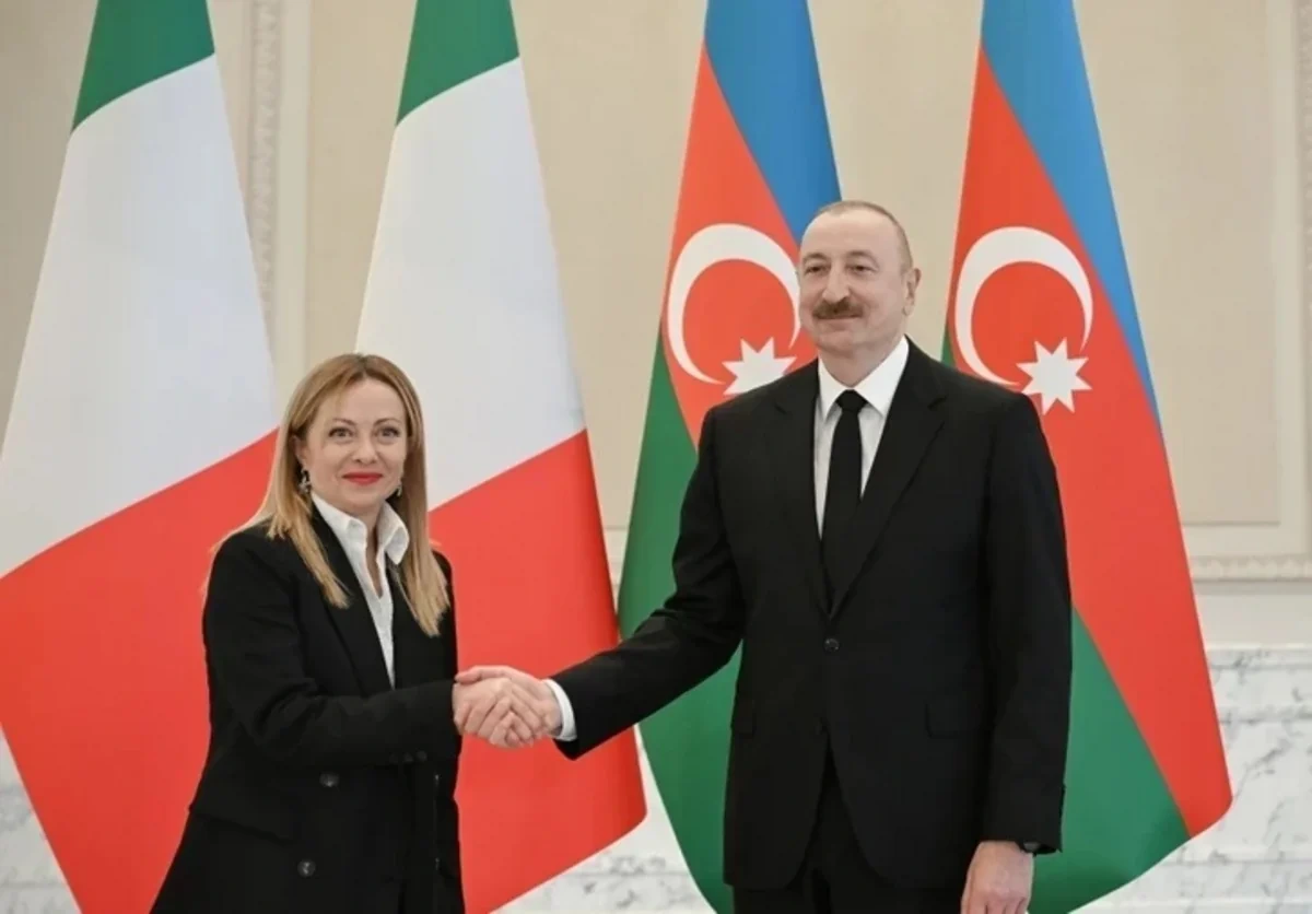 Meloni İlham Əliyevə SOCAR-ın İtaliyada yanacağın qiymətləri ilə bağlı qərarına görə təşəkkür edib