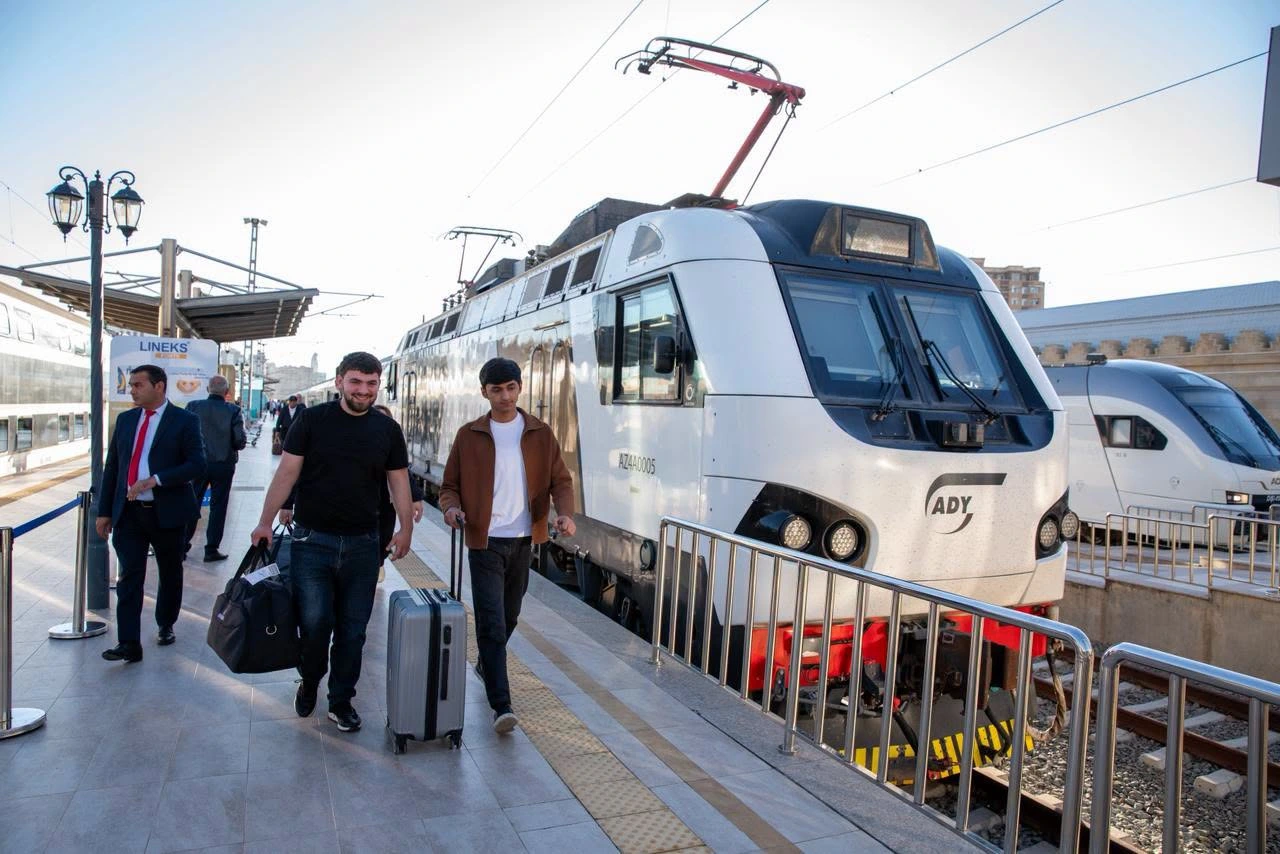 Bakıdan Tbilisiyə əlavə qatar reysi AÇILIR?