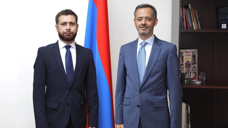 Fransanın yeni səfiri etimadnaməsini Ermənistan XİN-ə təqdim etdi