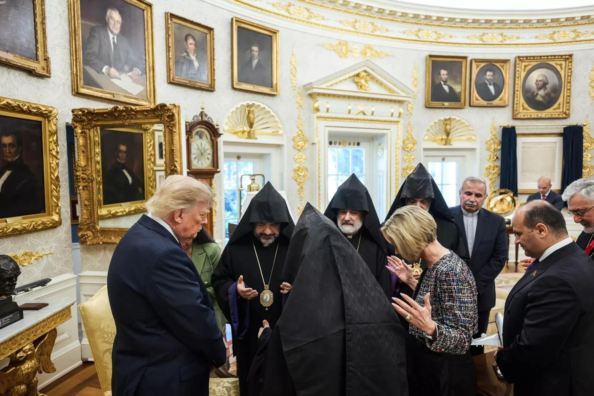 Erməni dini liderlər Trampın sülh səylərinə dua ilə dəstək verdilər - FOTO