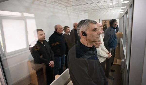 Həbsdəki ermənilər Quran oxumağa məcbur edilib?
