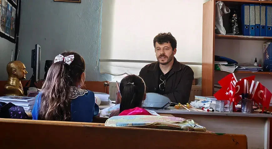 Tək şagirdli məktəbə yoldaş gəldi! Sayı 2-yə yüksəldi