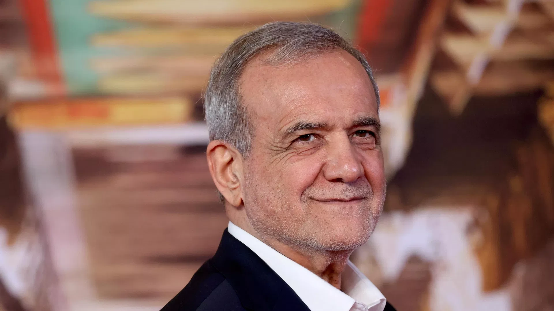 Pezeşkian: Yaxın qonşularla əlaqələri gücləndiririk