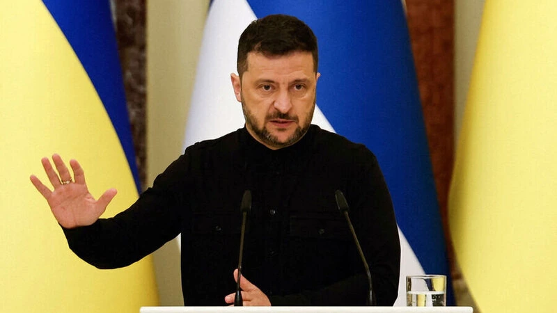 Zelenski: Dəmir yollarının, yanacaqdoldurma məntəqələrinin müdafiəsi gücləndiriləcək