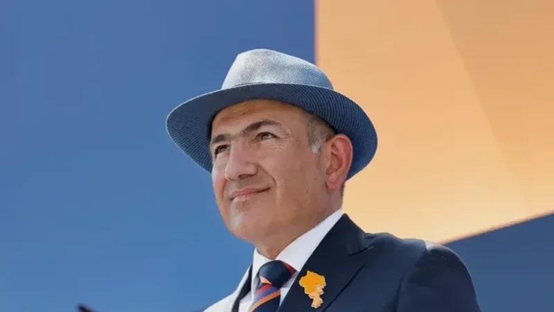 Paşinyan Almaniyada səfərdədir