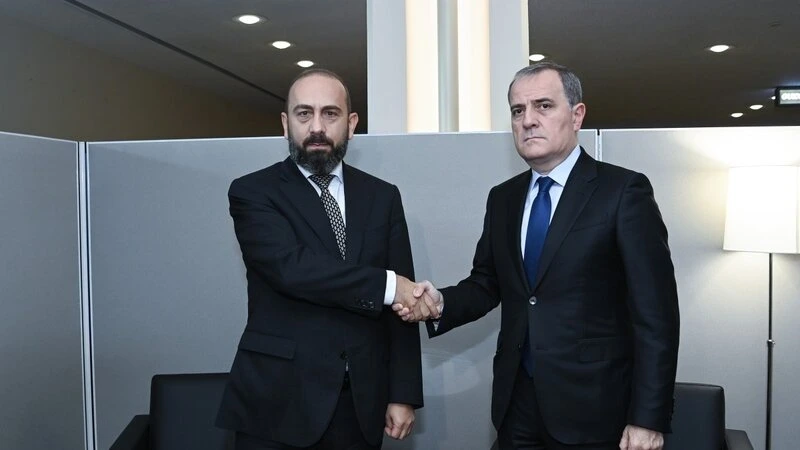 “Bakı ilə İrəvan arasında birbaşa təmaslar artıq davamlı xarakter alır” - TƏHLİL