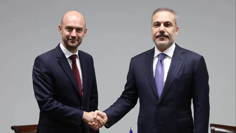 Türkiyə və Fransa XİN başçıları regional məsələləri müzakirə ediblər