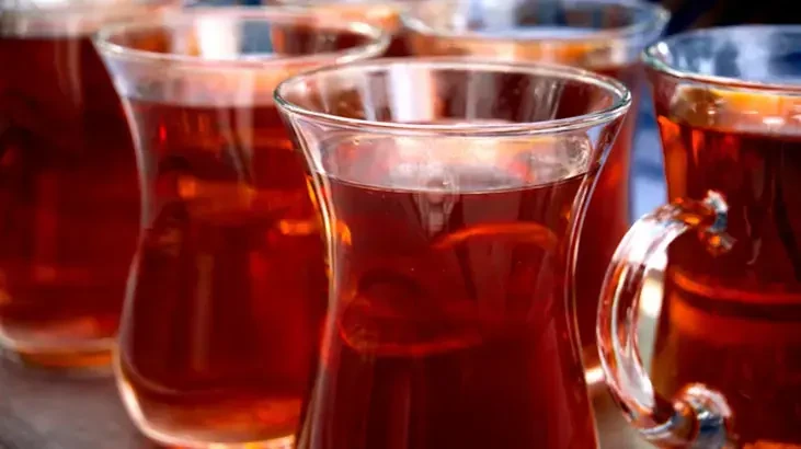 Çay suyuna bundan bir parça əlavə edin - dadı daha təravətli olacaq
