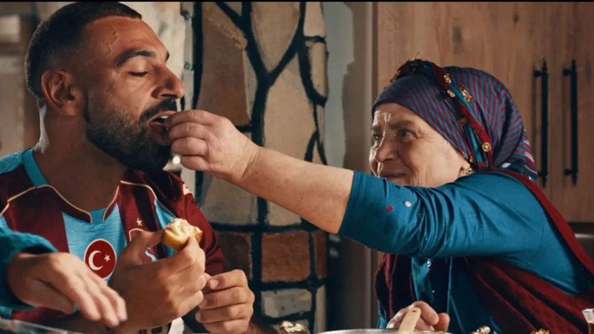 Salahla reklama çəkilən Hatice ana Misirdə məşhurlaşdı