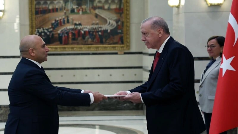 Azərbaycanın Türkiyədəki səfiri etimadnaməsini Ərdoğana təqdim edib