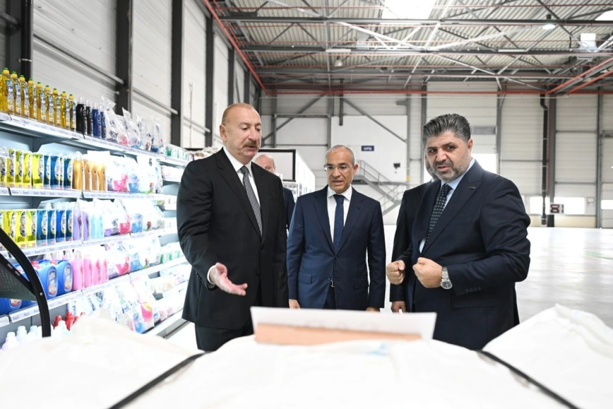 Prezident Qaradağda kağız və gigiyenik məhsulların istehsalı müəssisəsinin açılışında iştirak edib