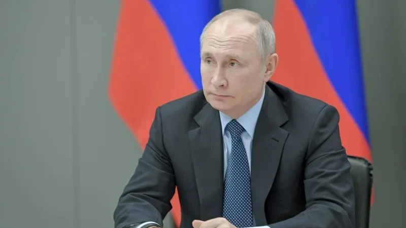 Putin: Təhdidlər azalmır, NATO böyüyür və genişlənir