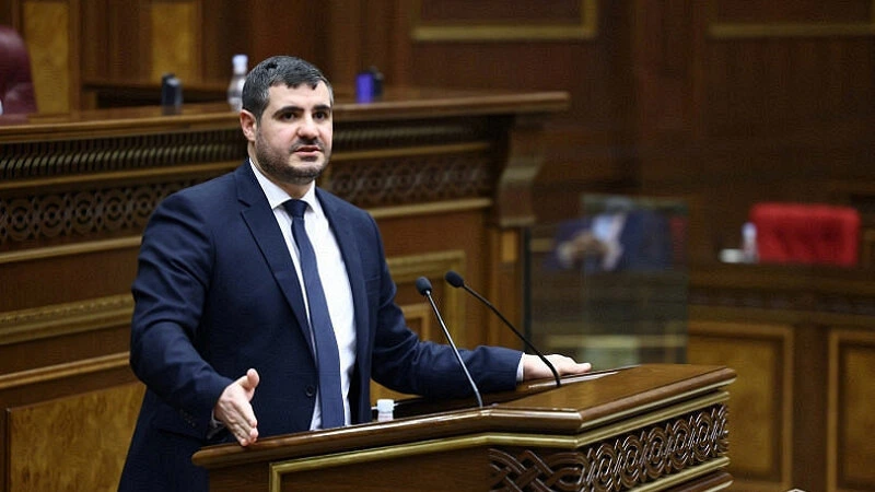 Ermənistan parlamentində: Bizi “Daşnaksütyun” zəhərləyib, onu kökündən kəsib atmalıyıq