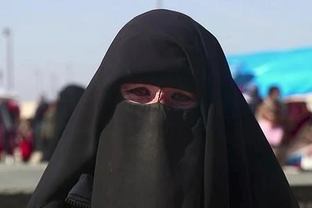 İtaliyada niqab qadağan edilir